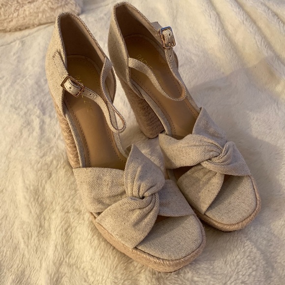Rachel Zoe Knotted Platform Sandal in Natural
Color:Natural - Picture 5 of 6